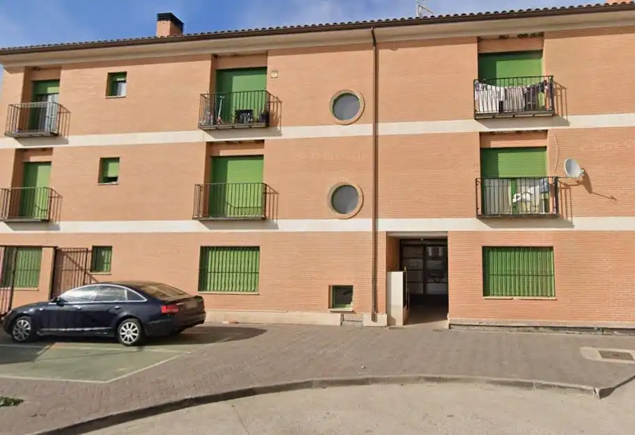 Pis amb piscina en venda a Calera y Chozas