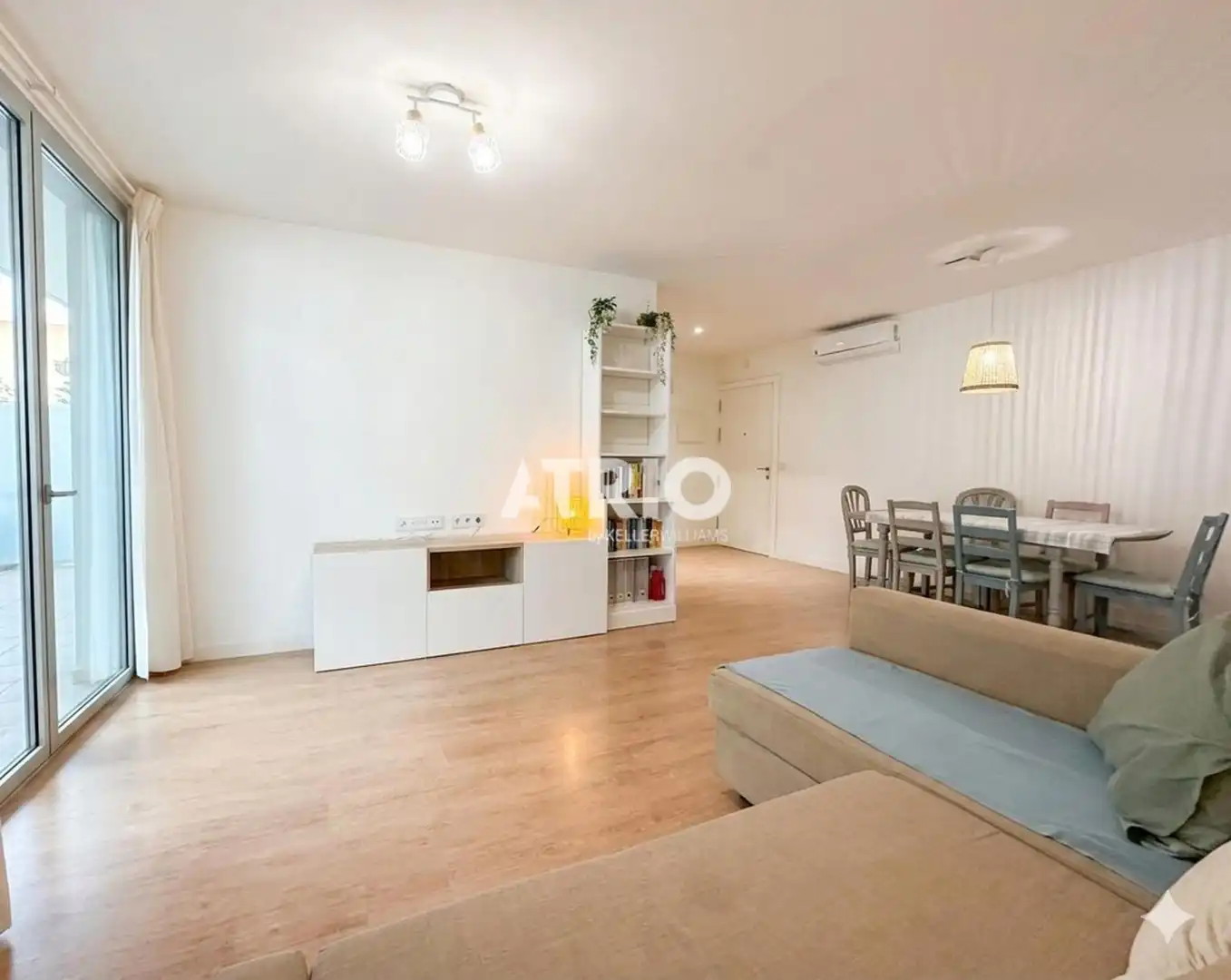 Vista exterior de Piso en venta en  Palma de Mallorca con Aire acondicionado, Terraza y Piscina
