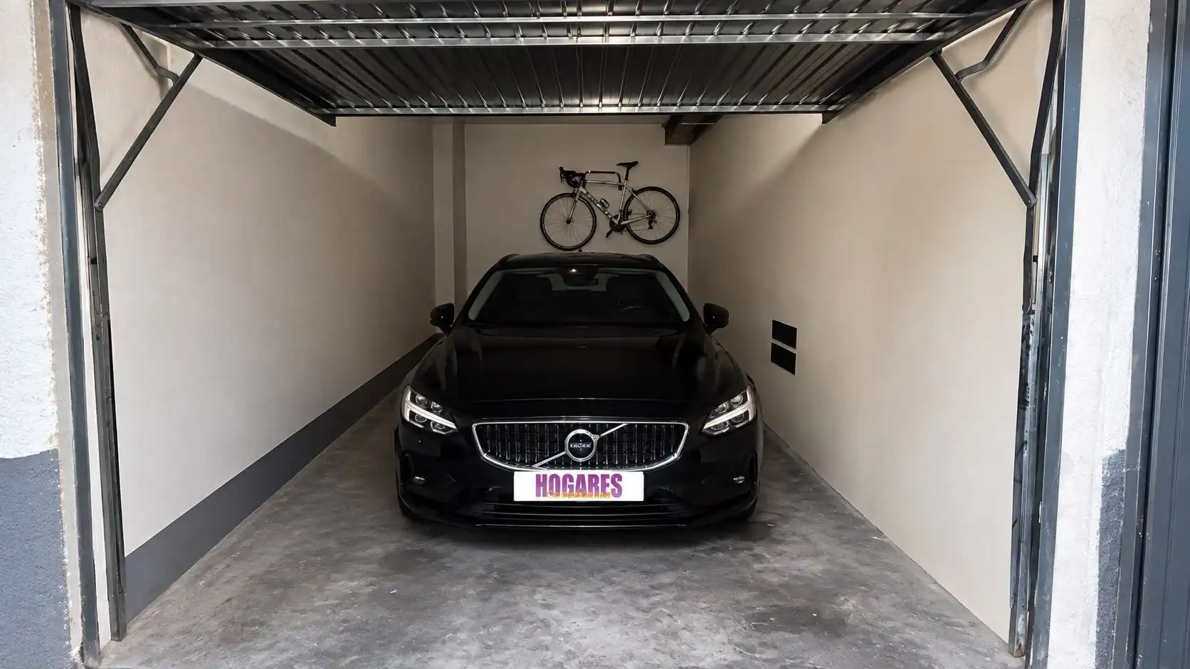 Parking de Apartamento en venta en Pueblo - Urbanizaciones