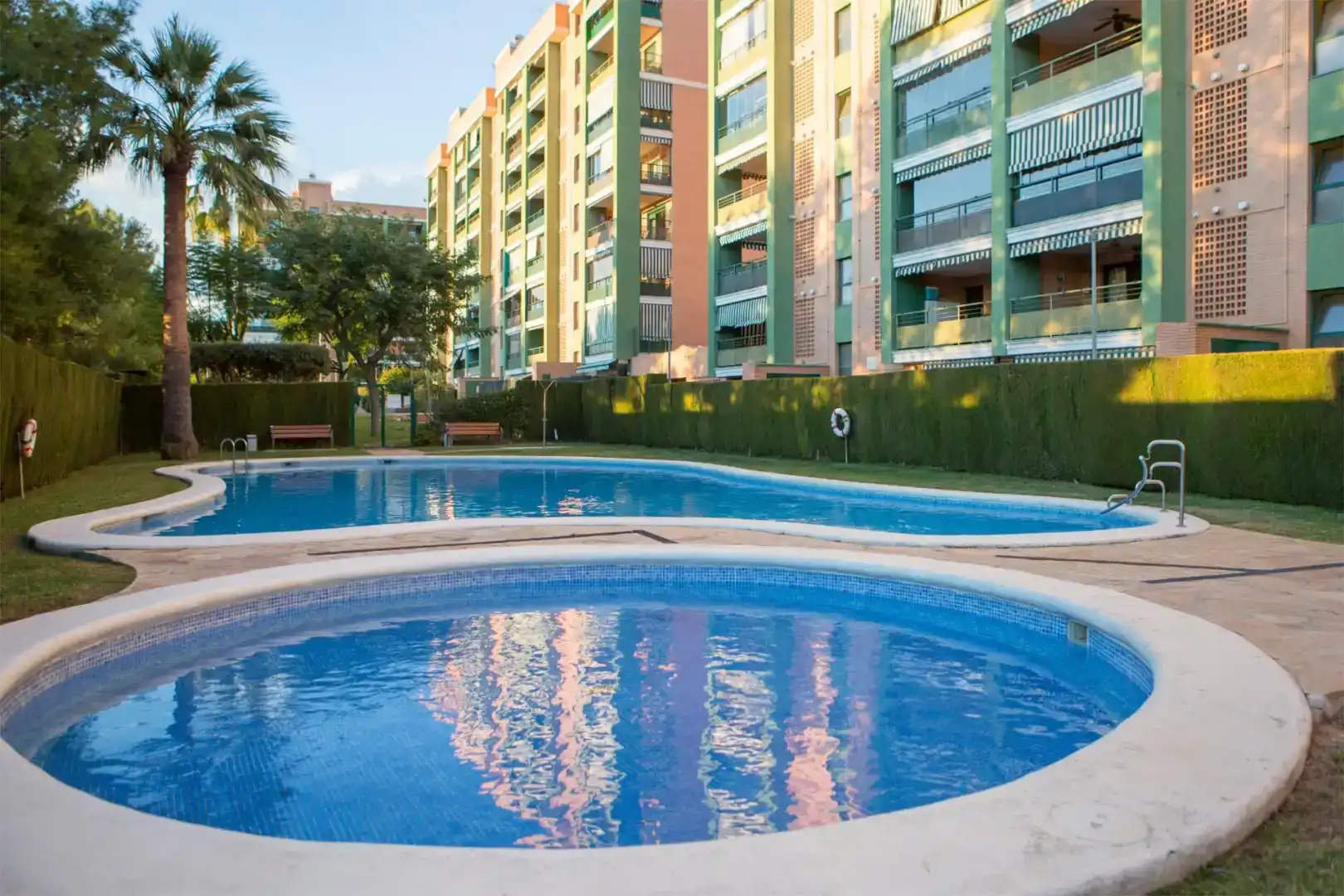 Piscina de Pis en venda en Paterna amb Aire condicionat, Jardí privat i Moblat