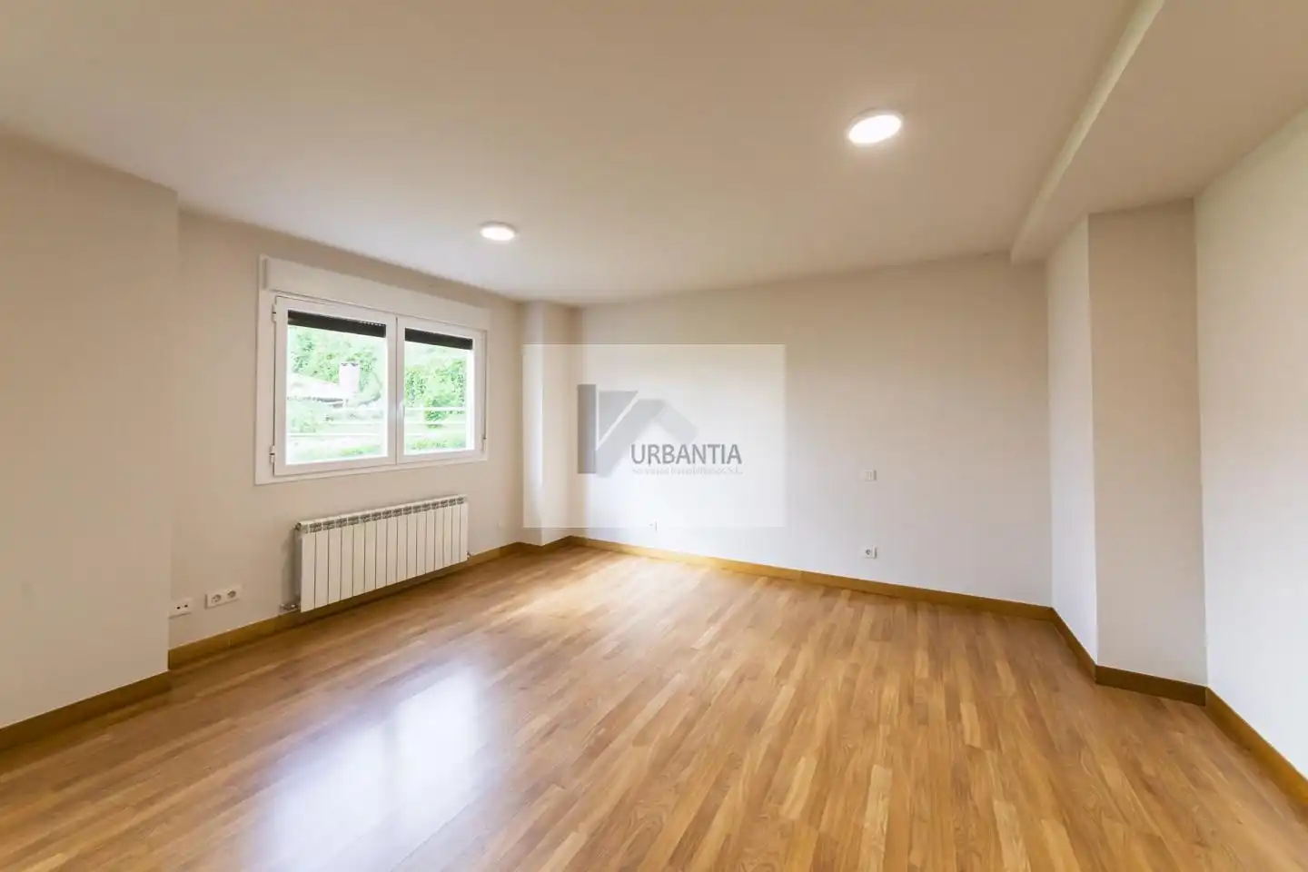 Bedroom of Flat for sale in Iza / Itza  with Heating, Parquet flooring and Storage room