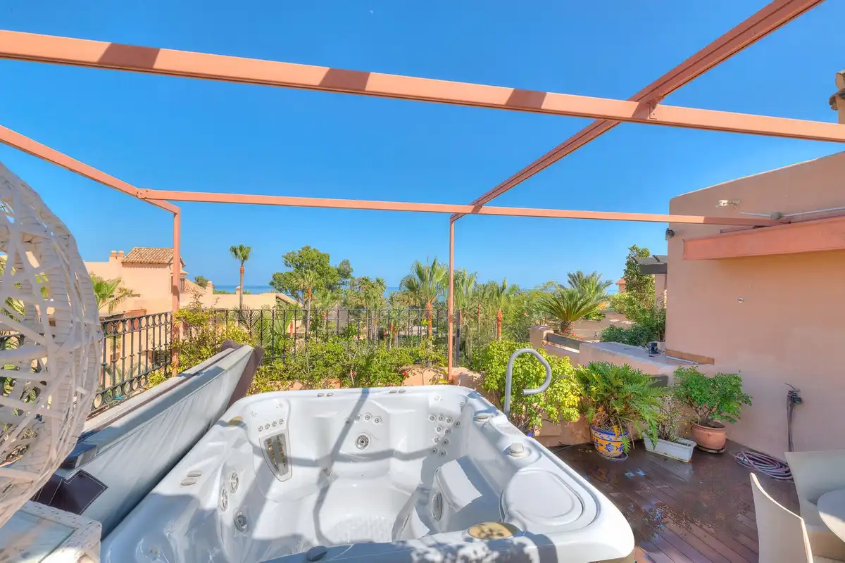 Garten von Maisonette zum Verkauf in Marbella mit Klimaanlage, Terrasse und Gemeinschaftspool