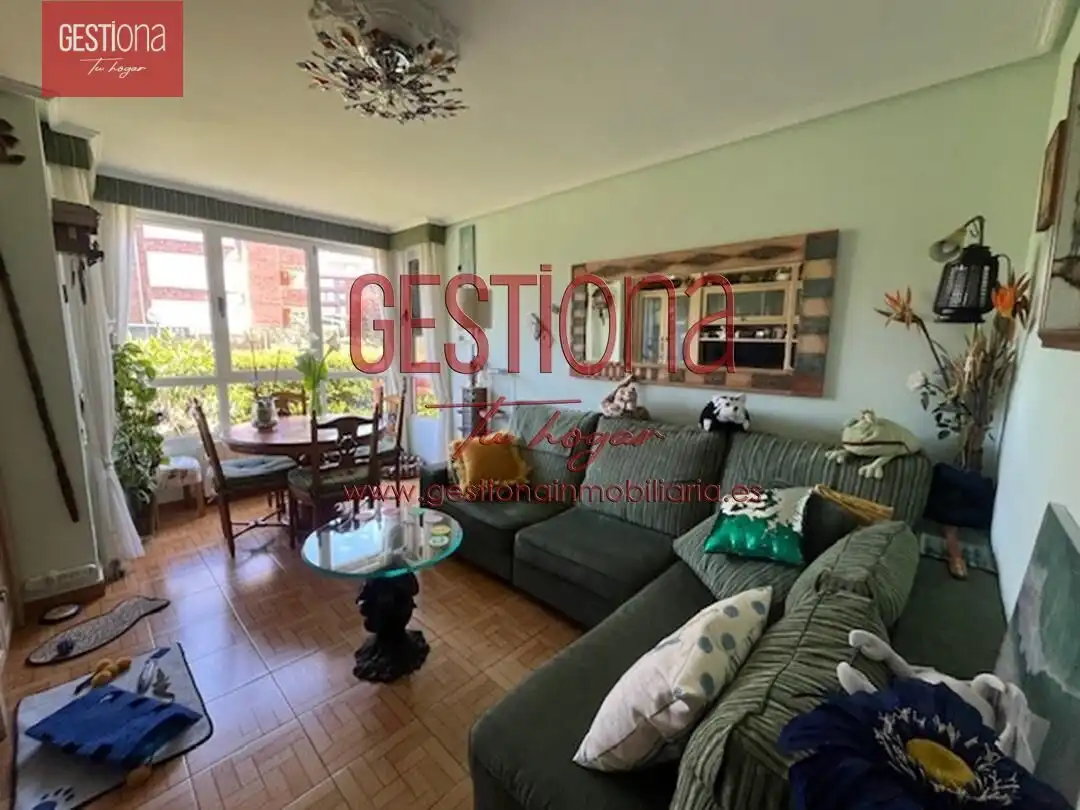Sala de estar de Apartamento en venta en Noja con Calefacción, Jardín privado y Trastero