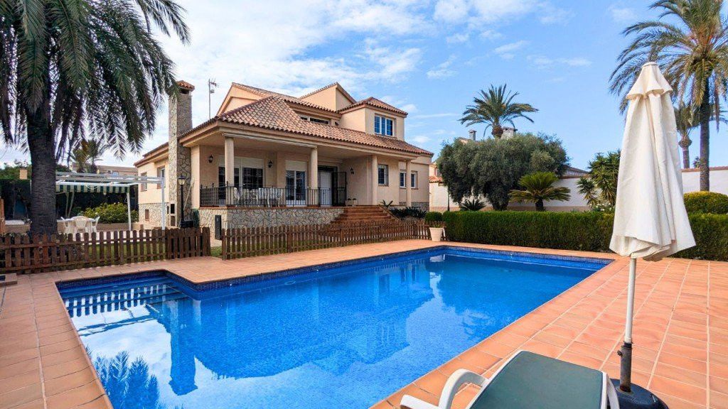 Swimming pool of House or chalet for sale in Pilar de la Horadada  with Air Conditioner, Terrace and Furnished