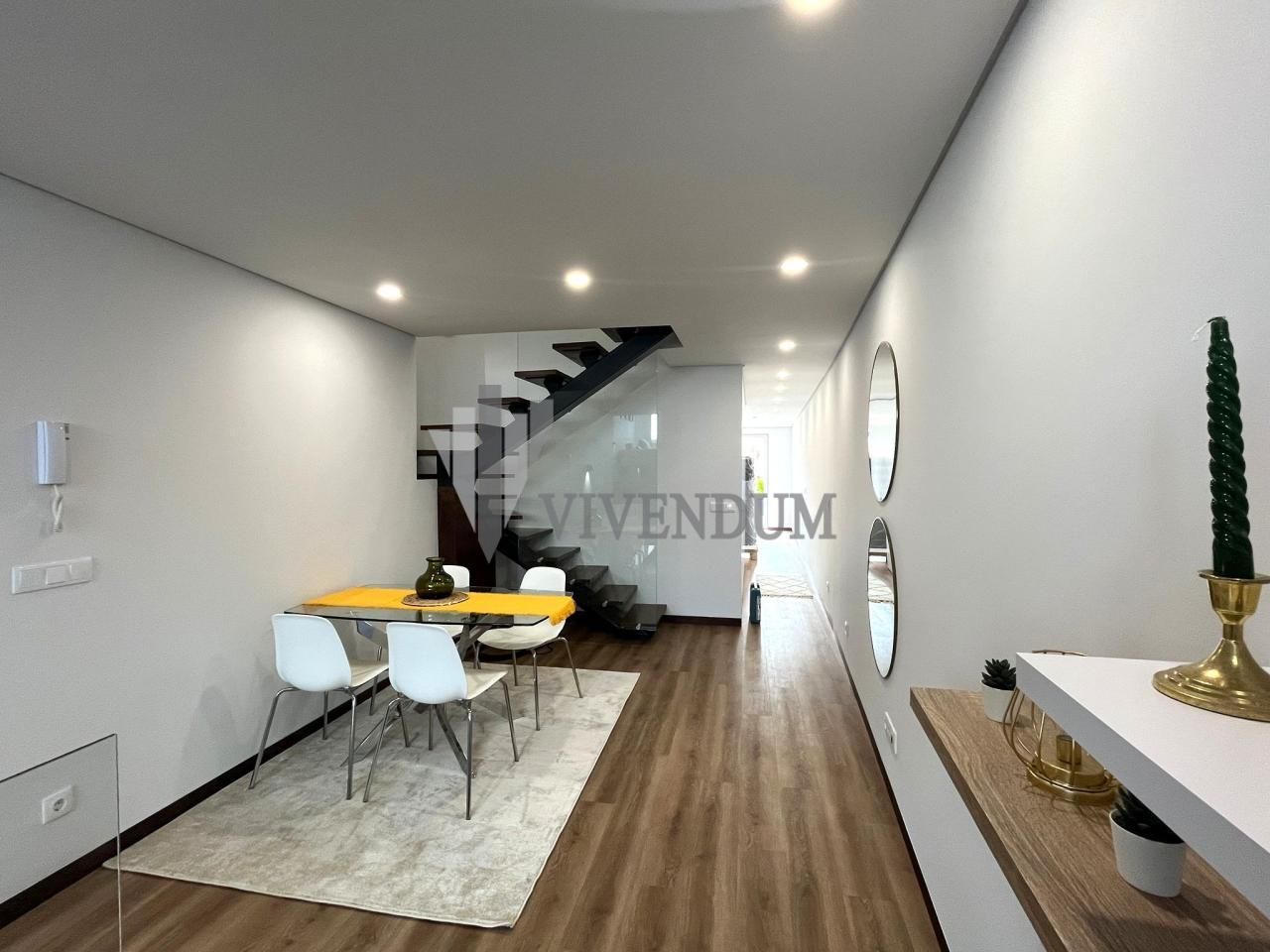 Sala d'estar de Dúplex en venda en Vigo  amb Calefacció i Terrassa