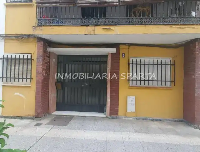 Vista exterior de Piso en venta en San Juan de Aznalfarache con Terraza