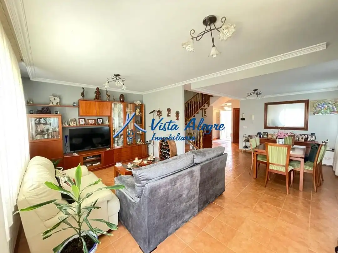 Living room of Detached homes for sale in Anguciana  with Heating, Private garden and Terrace