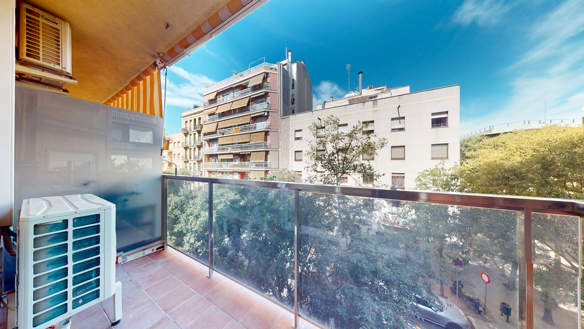 Flat for sale in Carrer del Rosselló, El Camp de l'Arpa del Clot, Sant Martí