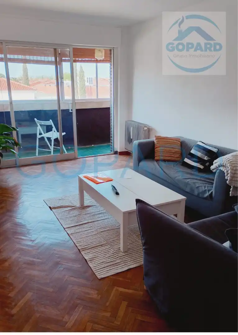 Sala de estar de Piso de alquiler en Villanueva de la Cañada con Calefacción, Parquet y Terraza