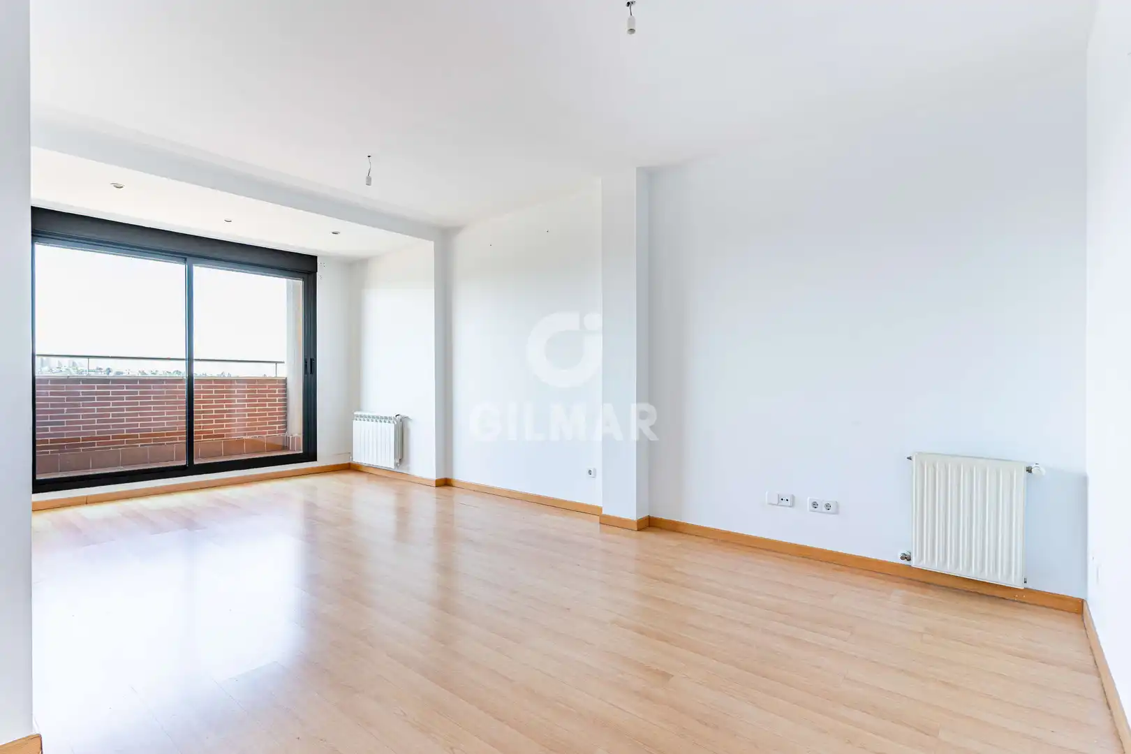 Wohnzimmer von Dachboden zum Verkauf in Madrid mit Heizung, Privatgarten und Abstellraum