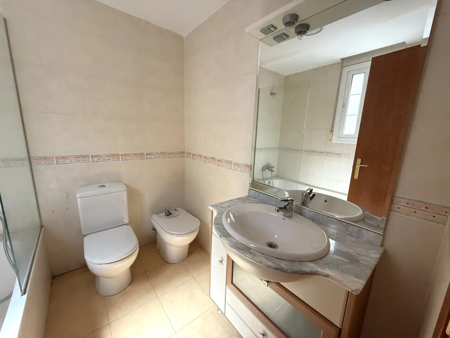 Baño de Casa adosada en venta en Torrent con Terraza, Trastero y Piscina comunitaria