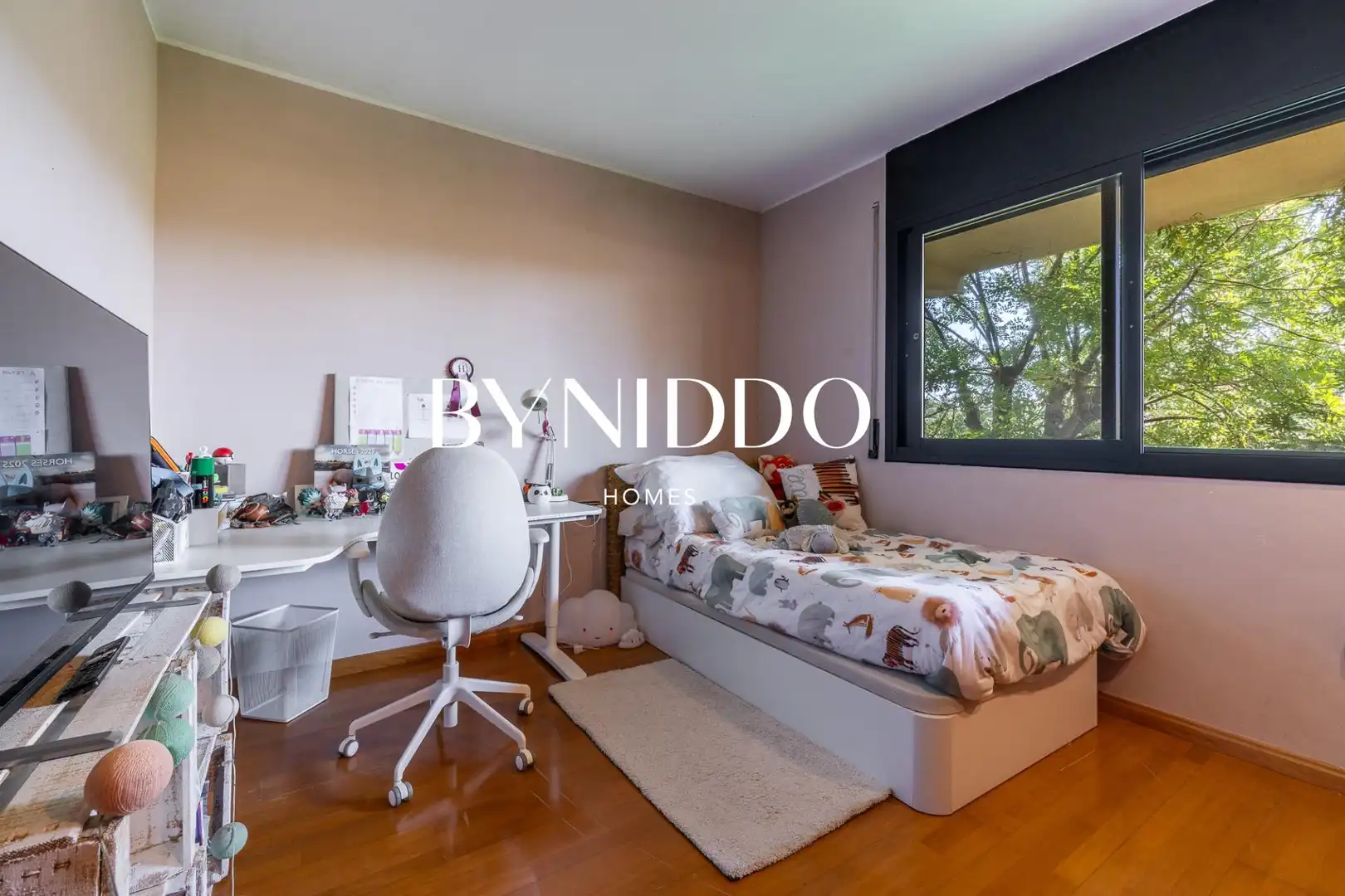 Dormitori de Casa o xalet en venda en Sant Cugat del Vallès amb Calefacció, Jardí privat i Parquet