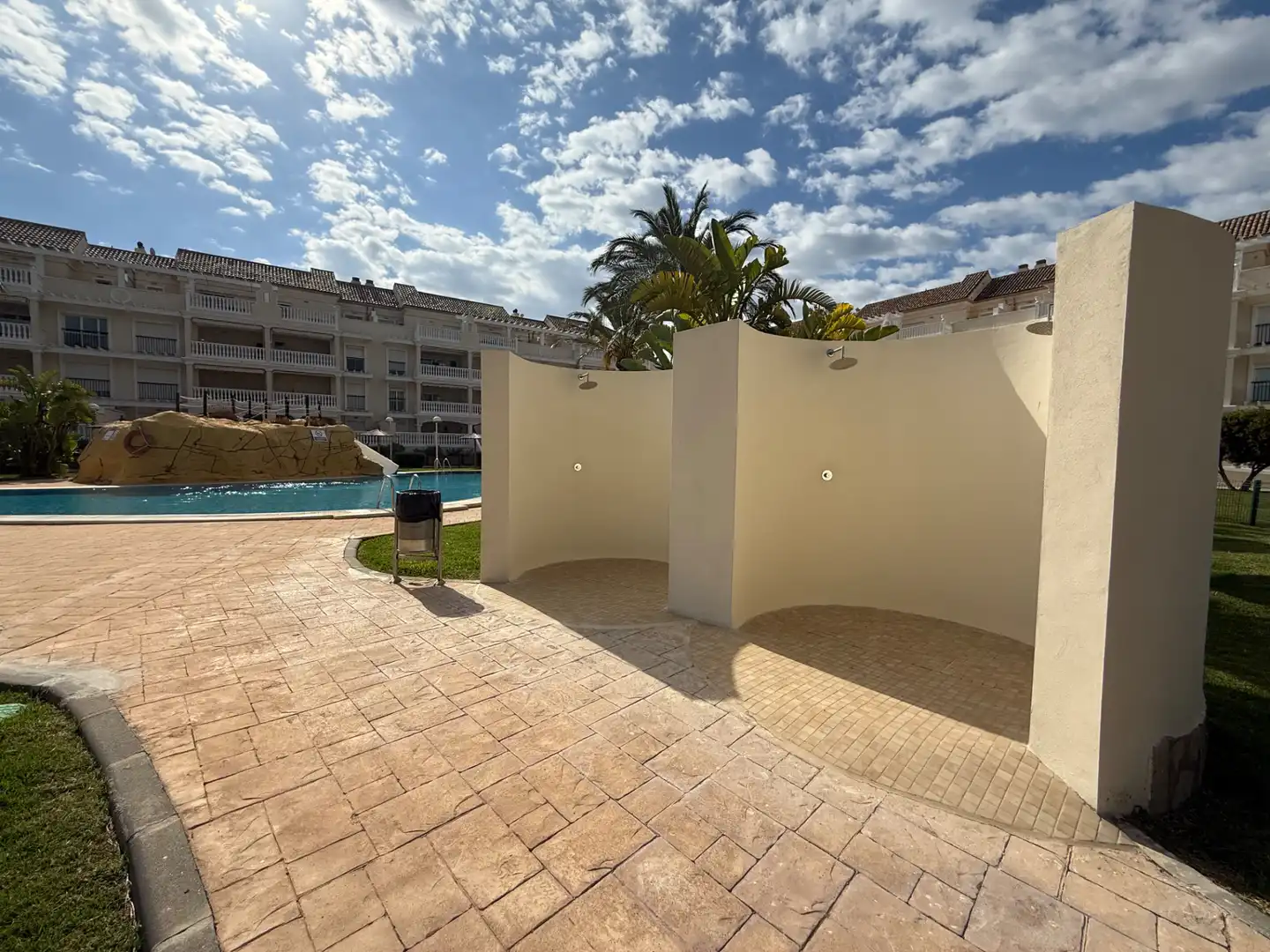 Piscina de Apartament en venda en Dénia amb Aire condicionat, Calefacció i Terrassa