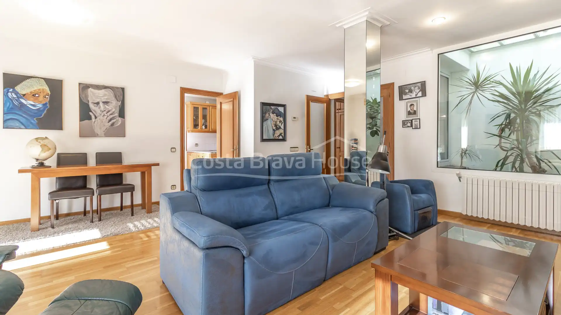 Sala d'estar de Casa adosada en venda en Palafrugell amb Calefacció, Jardí privat i Parquet