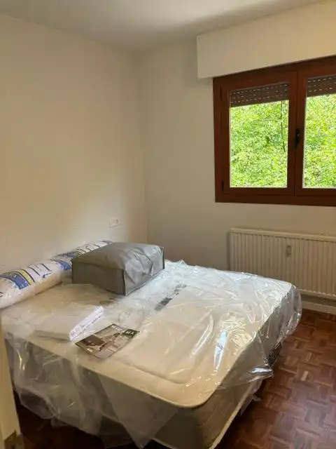 Schlafzimmer von Wohnungen zur Miete in  Pamplona / Iruña mit Heizung, Parkett und Terrasse