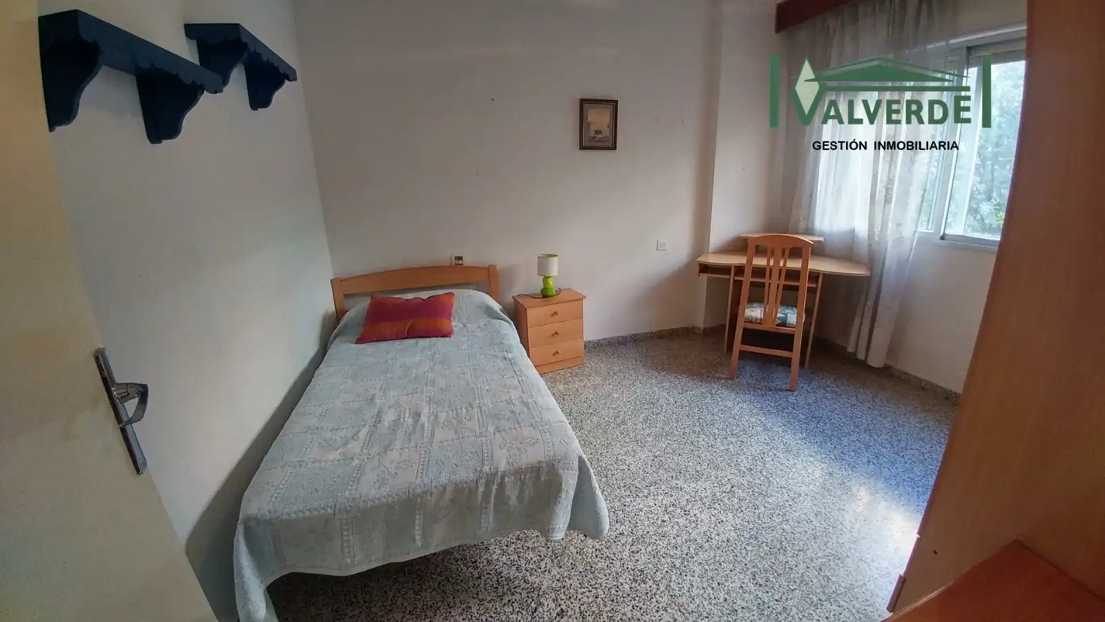 Schlafzimmer von Wohnung zur Miete in Granada mit Möbliert, Ofen und Waschmaschine