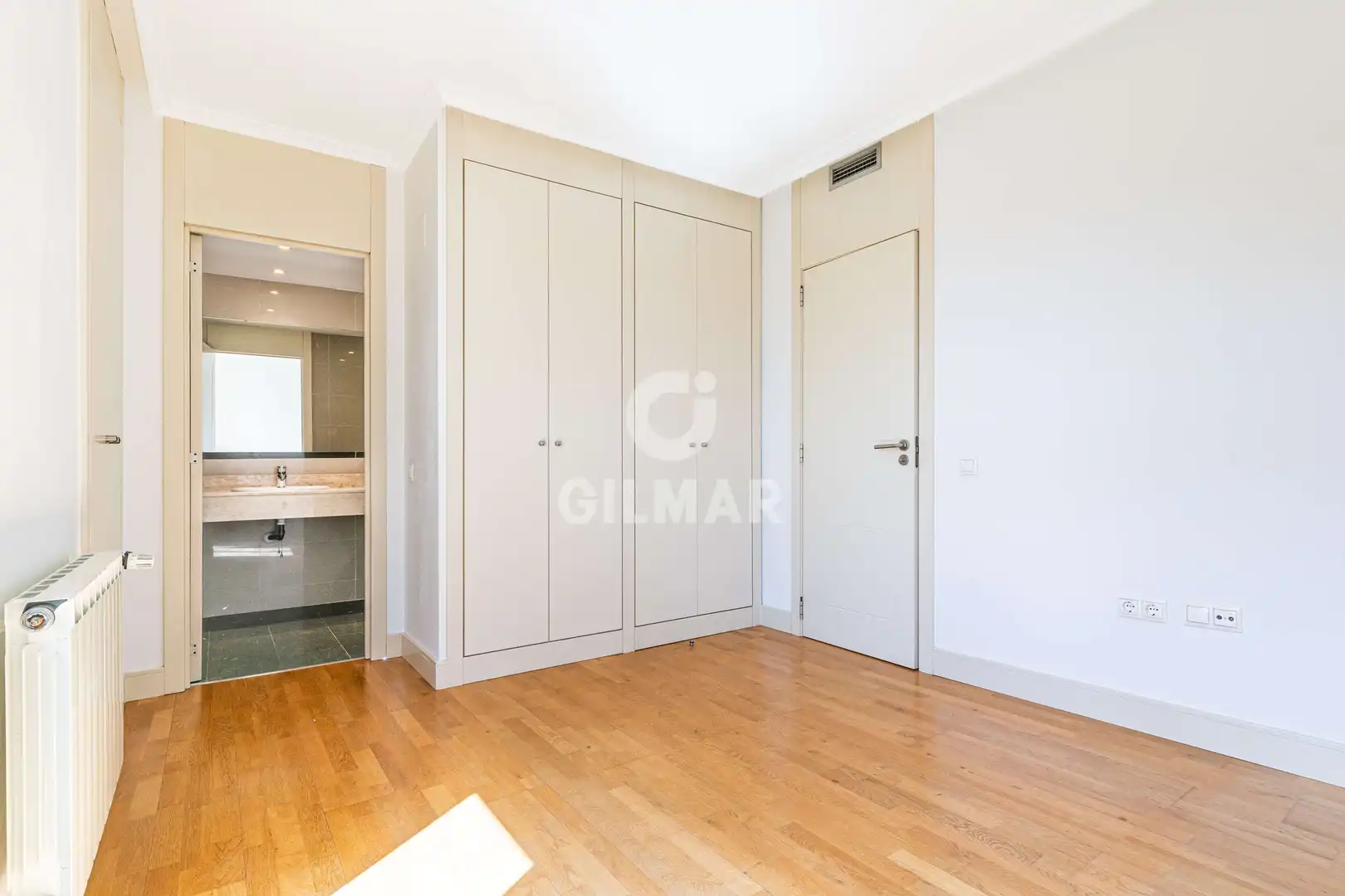 Schlafzimmer von Maisonette zum Verkauf in Boadilla del Monte mit Heizung, Abstellraum und Schwimmbad