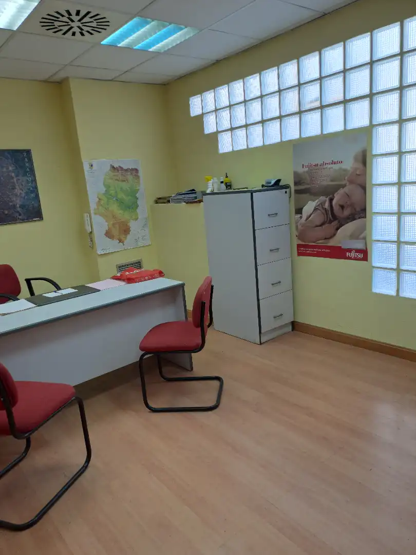 Commercial properties for sale in Zaragoza  with Air Conditioner, Heating and Furnished