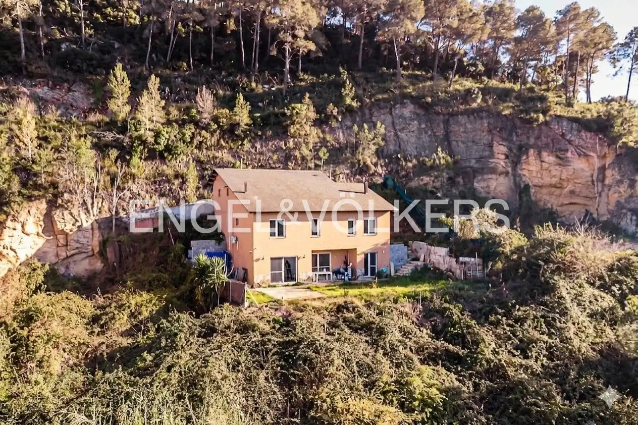 Exterior view of Houses for sale in Vallirana  with Heating and Private garden