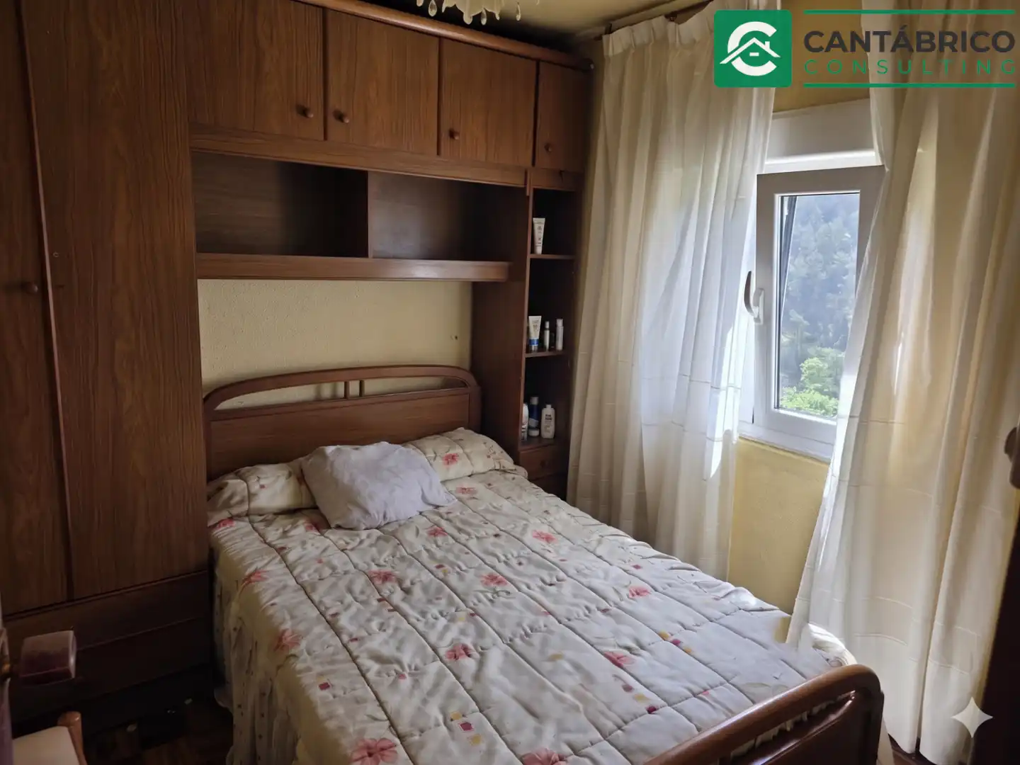 Dormitori de Casa o xalet en venda en Villayón amb Terrassa, Traster i Moblat