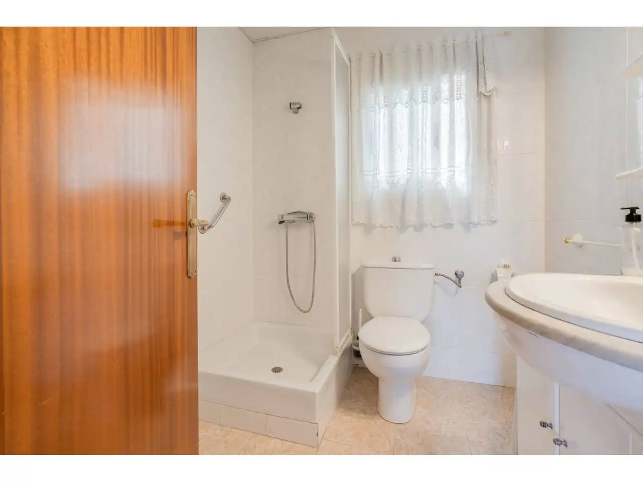 Bathroom of Flat for sale in Terrassa  with Heating and Balcony