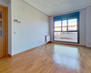 Sala d'estar de Apartament de lloguer en  Madrid Capital amb Aire condicionat, Terrassa i Balcó