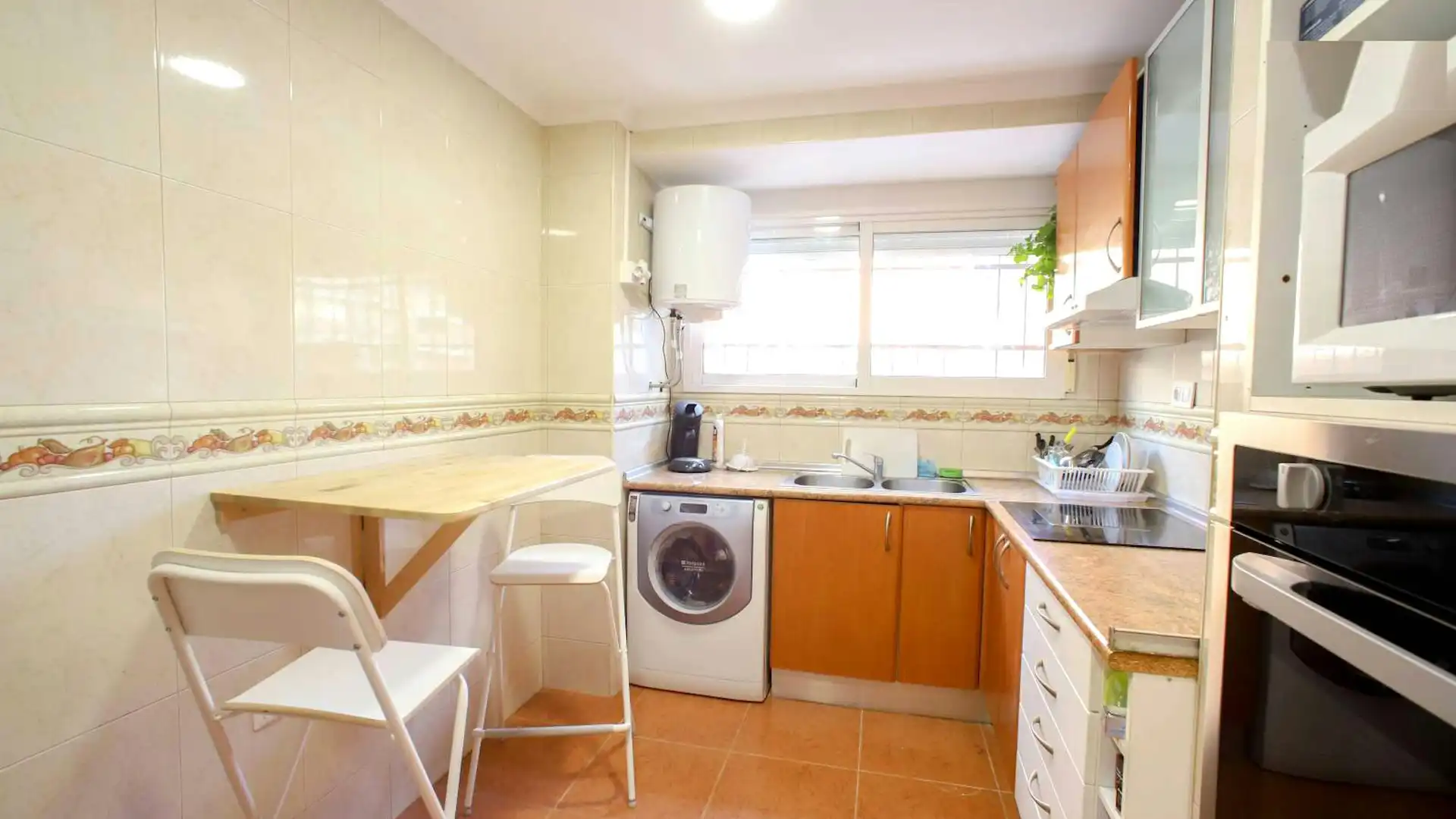Kitchen of Flat for share in Valencia  with Washing machine and Pets allowed
