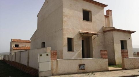 Foto 2 von Gebaude zum Verkauf in Pueblo Artesano, Las Ventas Con Peña Aguilera, Toledo
