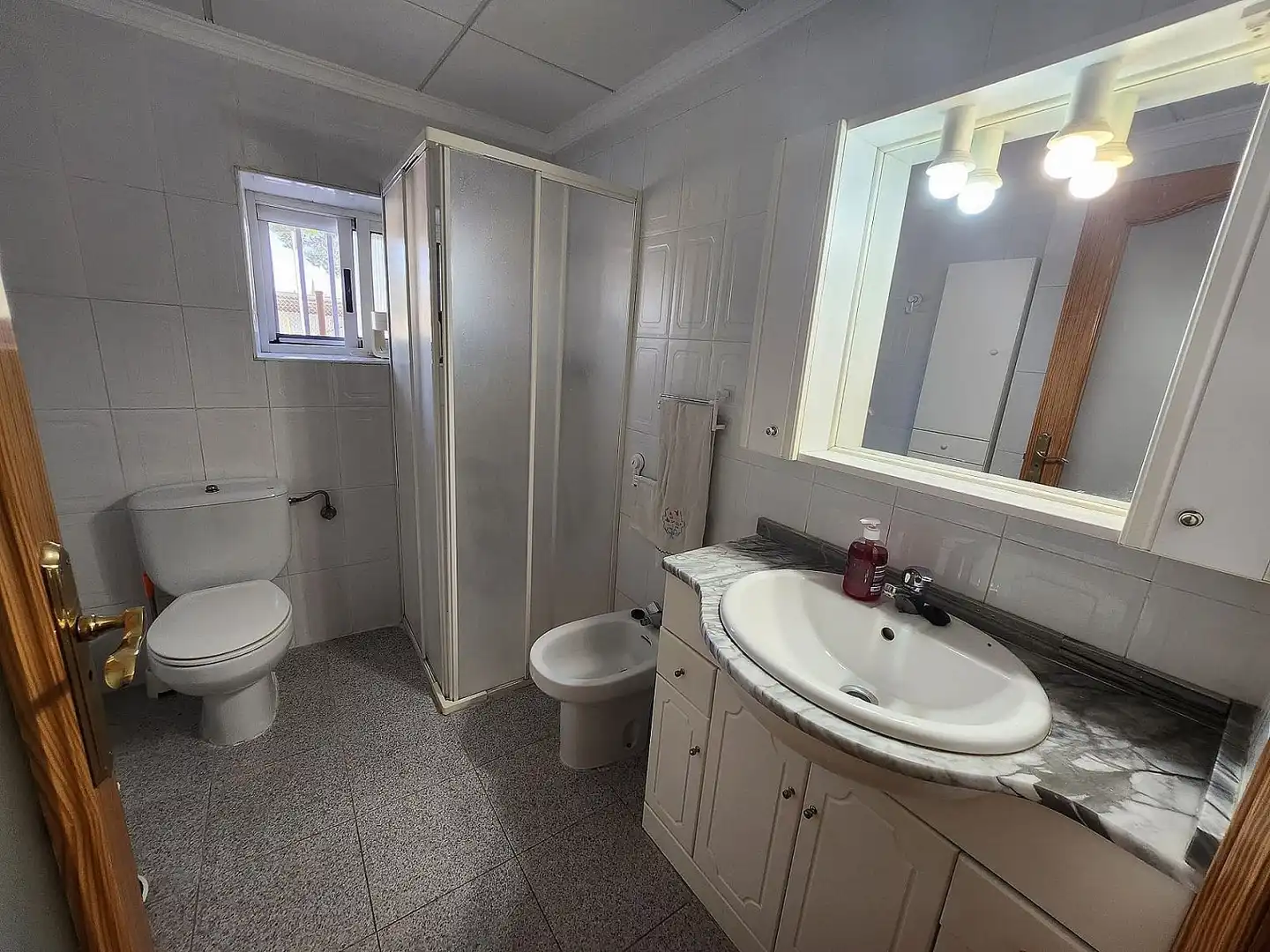 Badezimmer von Country house zum Verkauf in Villena mit Terrasse und Möbliert