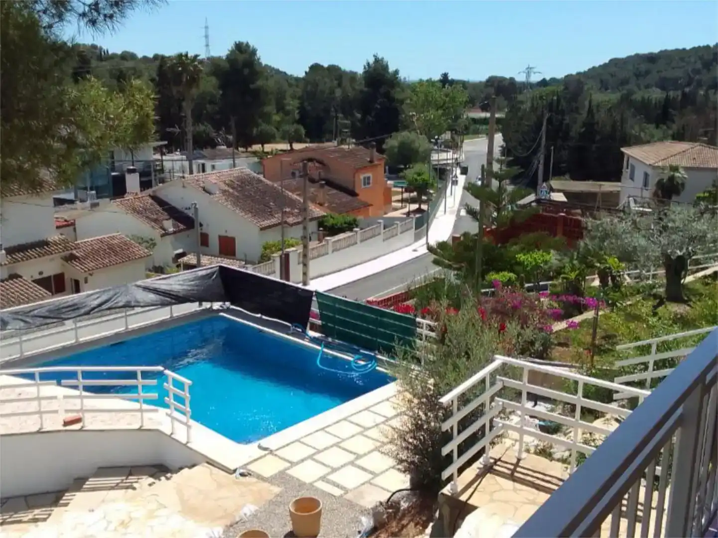 Piscina de Casa o xalet en venda en Cubelles amb Aire condicionat, Jardí privat i Traster