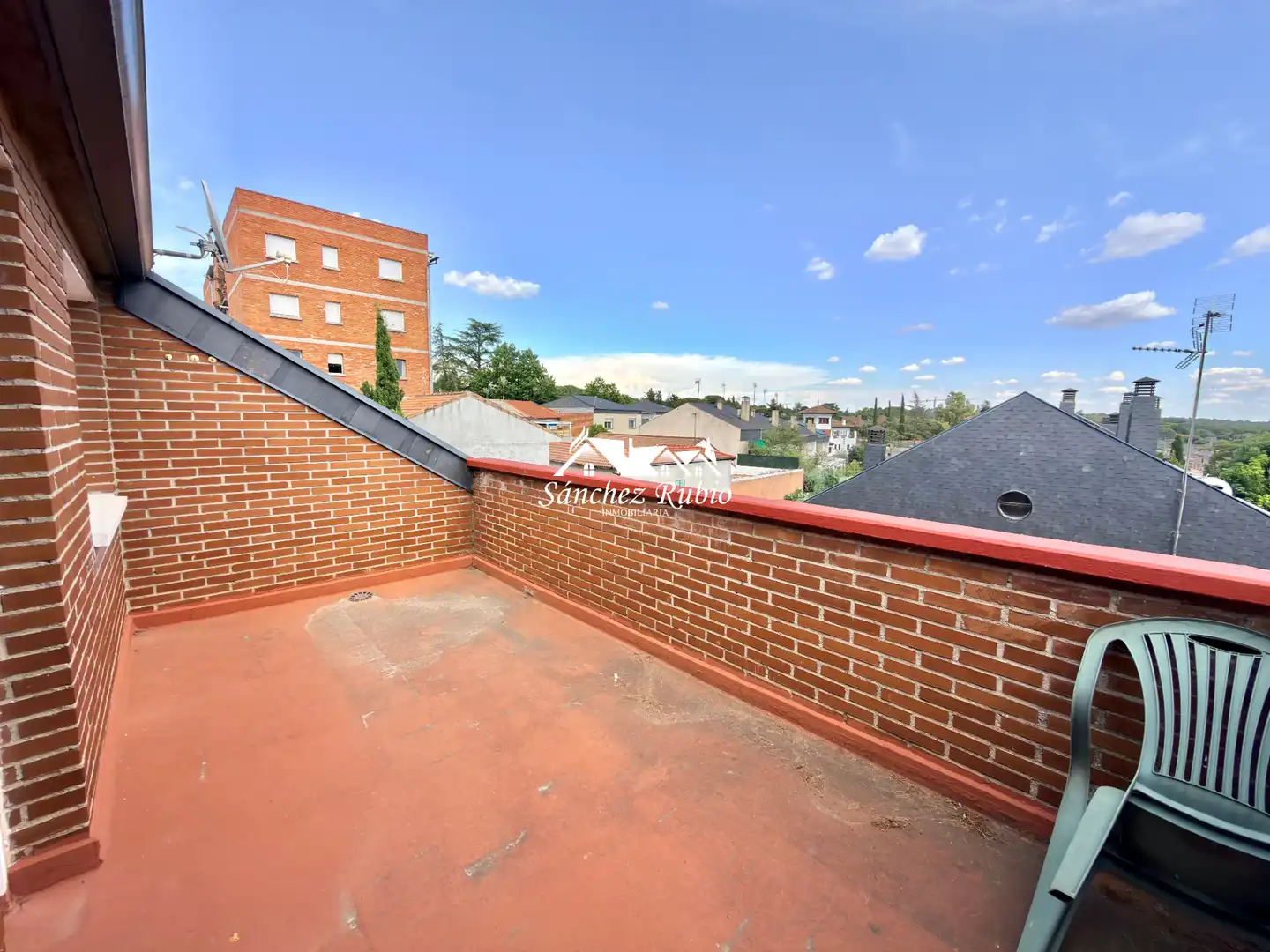 Terrasse von Einfamilien-Reihenhaus zur Miete in Torrelodones mit Heizung, Privatgarten und Parkett
