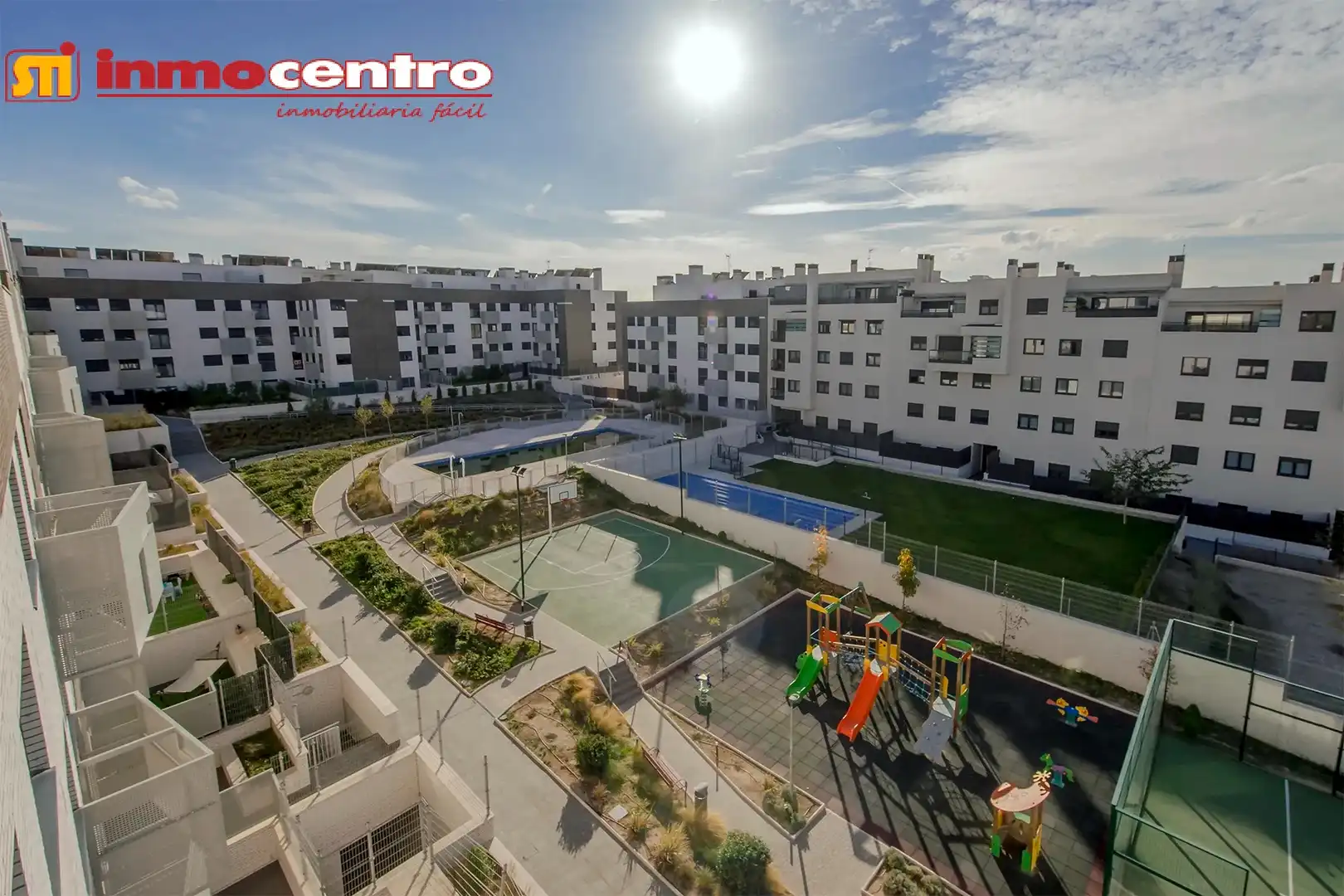 Exterior view of Attic for rent in Valdemoro  with Air Conditioner, Heating and Parquet flooring