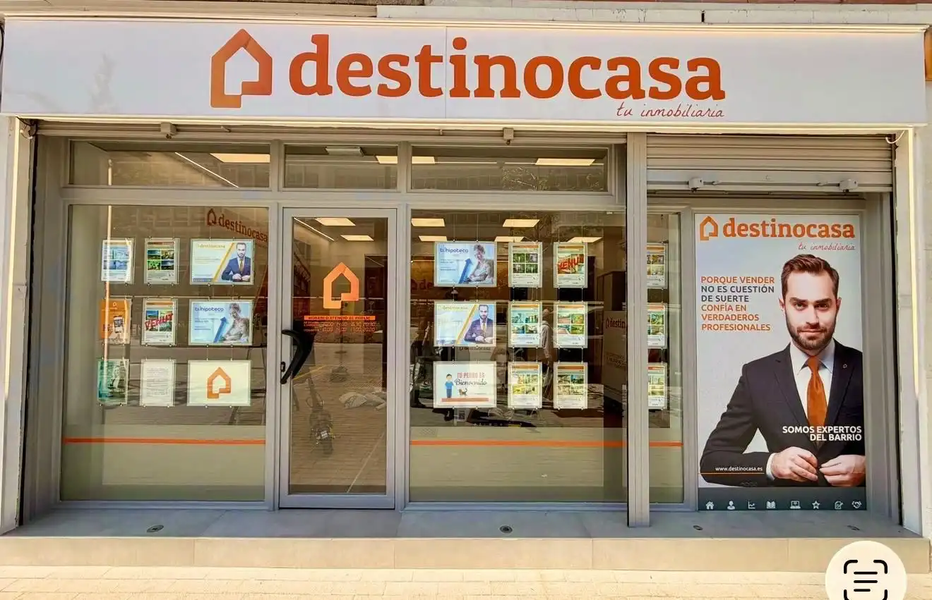 Vista exterior de Piso en venta en Barcelona con Aire acondicionado, Calefacción y Terraza