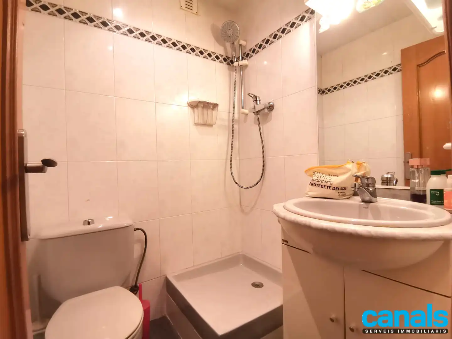 Baño de Piso en venta en Cerdanyola del Vallès con Calefacción, Horno y Balcón