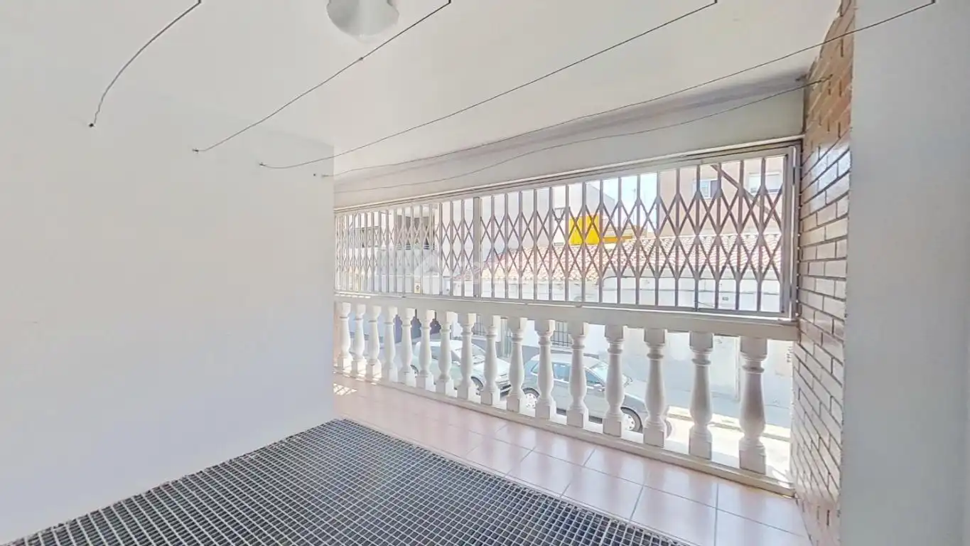 Terrassa de Casa adosada en venda en Cerdanyola del Vallès
