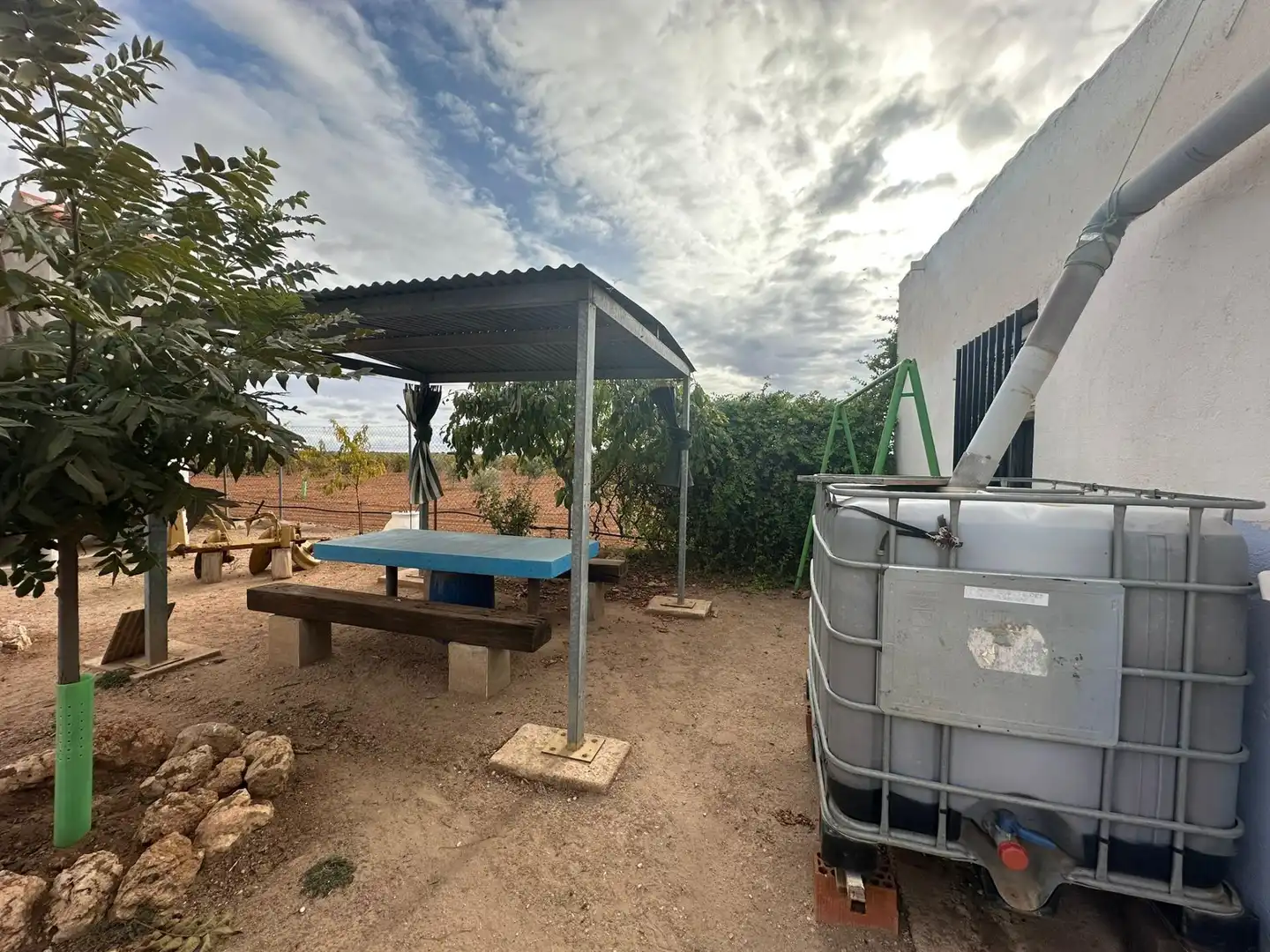 Vista exterior de Finca rústica en venda en Quintanar de la Orden amb Terrassa i Traster