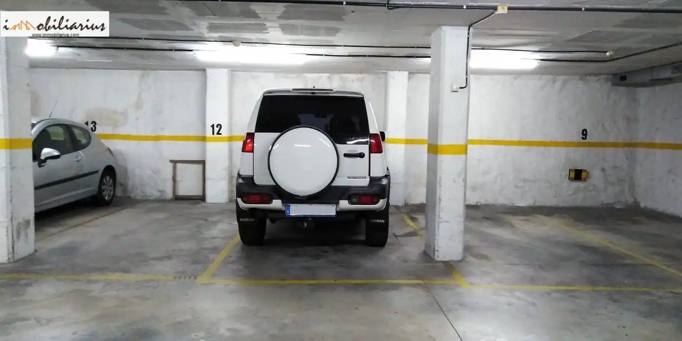 Einzelparkplatz zum Verkauf in Calle de Tàrrega, imagen 4