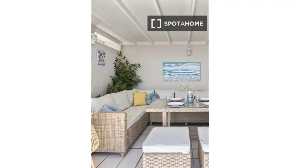 Appartamento con terrazza in affitto a La Patacona