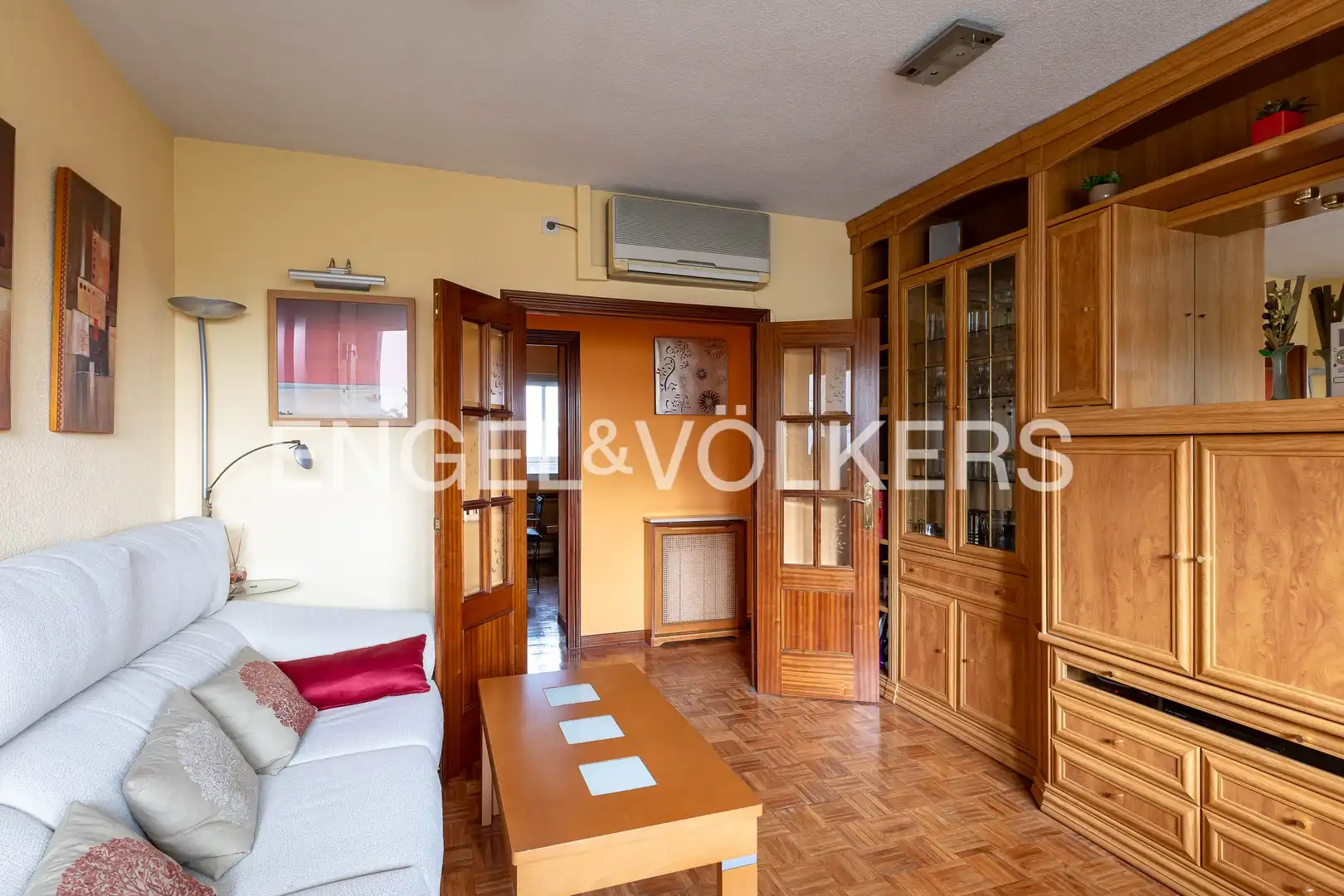 Sala d'estar de Pis en venda en Madrid amb Aire condicionat, Calefacció i Parquet