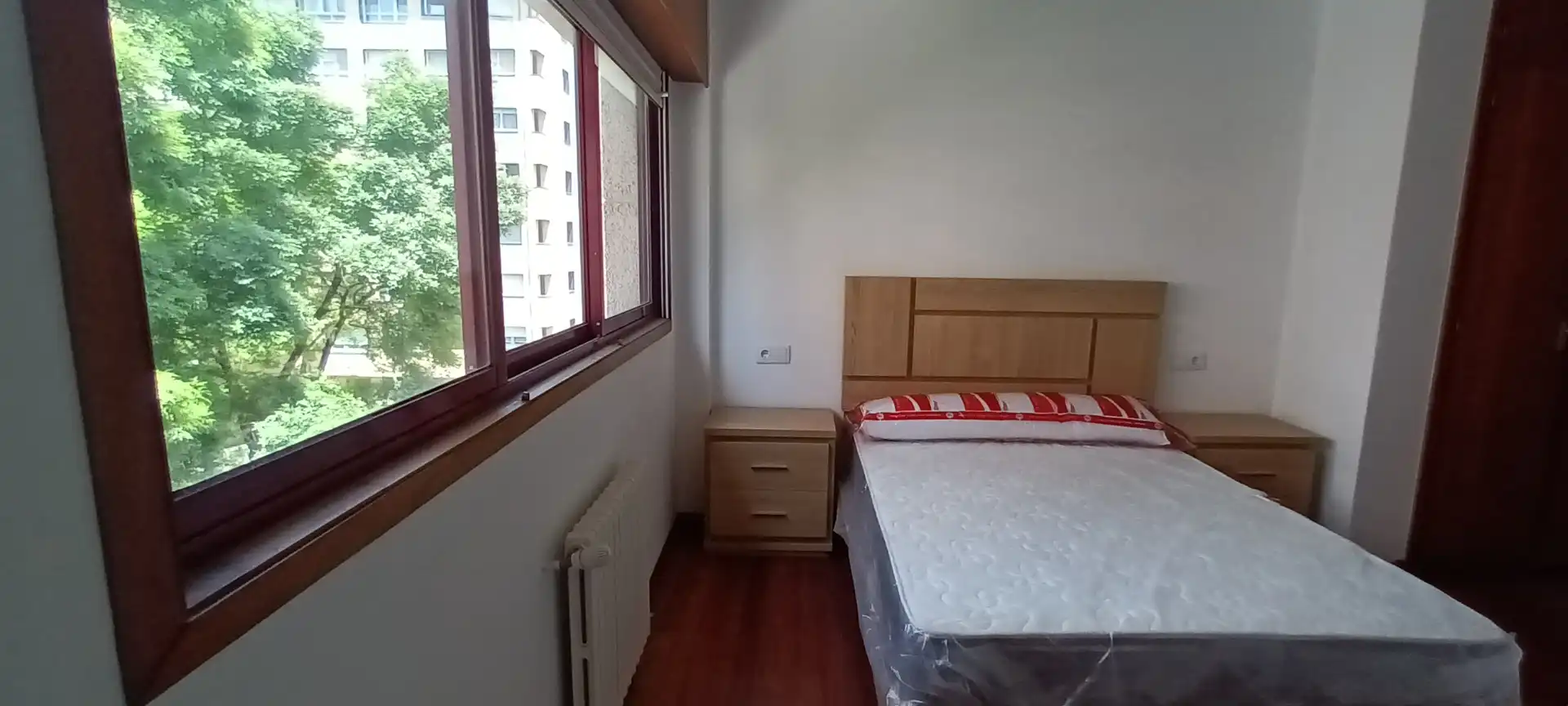 Schlafzimmer von Wohnung zum Verkauf in Pontevedra Capital  mit Heizung und Abstellraum