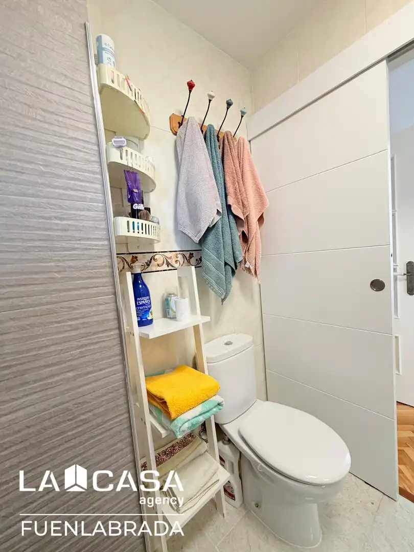 Baño de Piso en venta en Fuenlabrada con Calefacción y Terraza