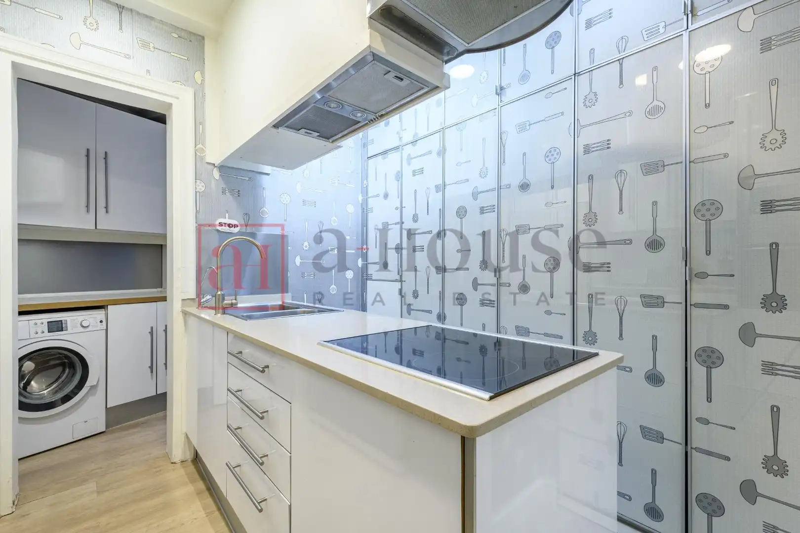 Piso con balcón en venta en Avenida de Josep Tarradellas, imagen 9