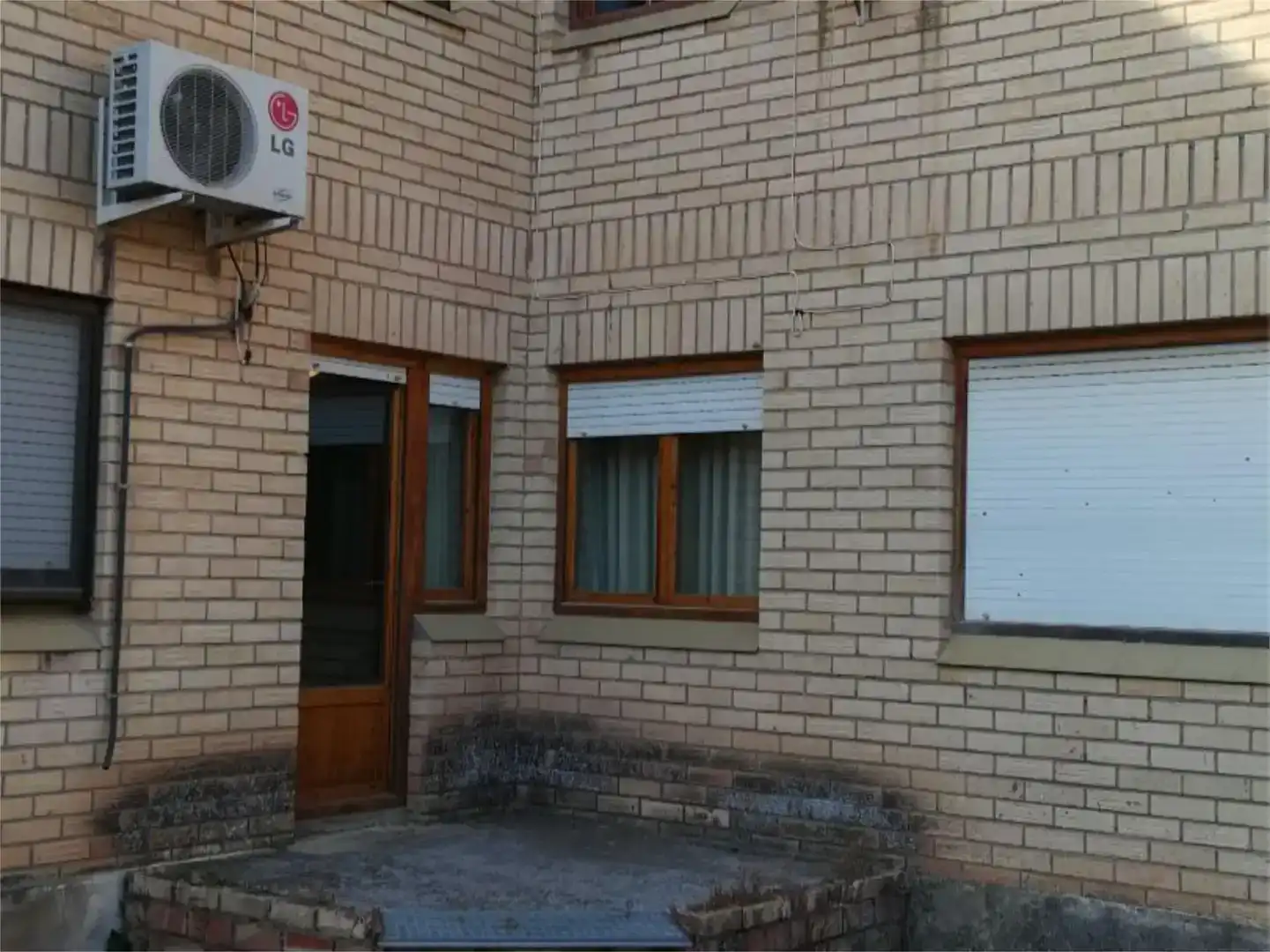Vista exterior de Casa adosada en venda en Sádaba amb Traster, Moblat i Balcó