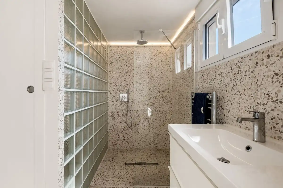 Baño de Apartamento en venta en Torremolinos con Aire acondicionado, Terraza y Piscina comunitaria