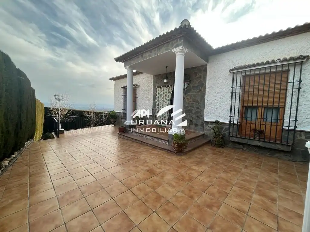 Vista exterior de Casa o chalet en venta en Lucena con Aire acondicionado, Jardín privado y Piscina
