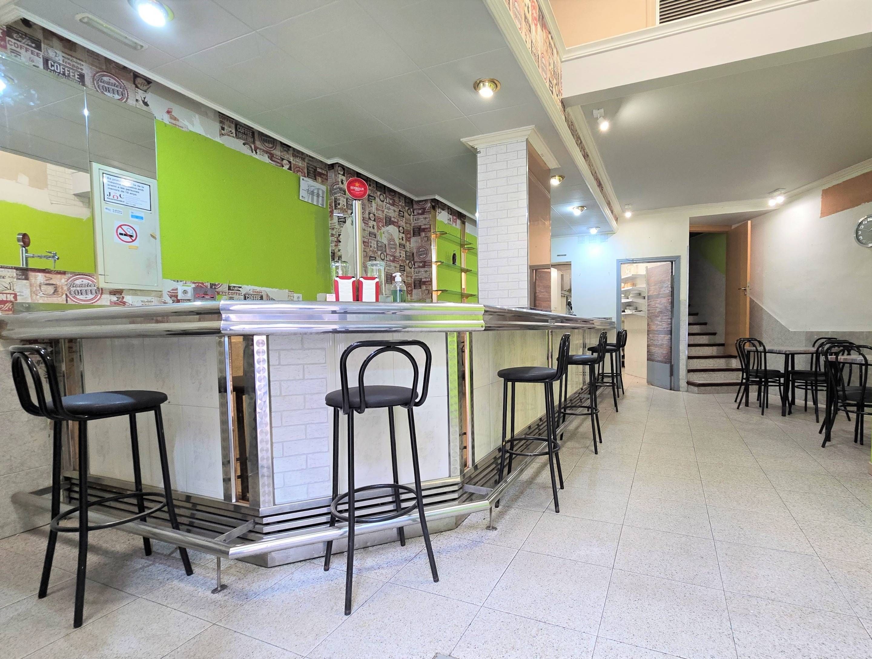 Local en venda en Reus amb Terrassa i Moblat