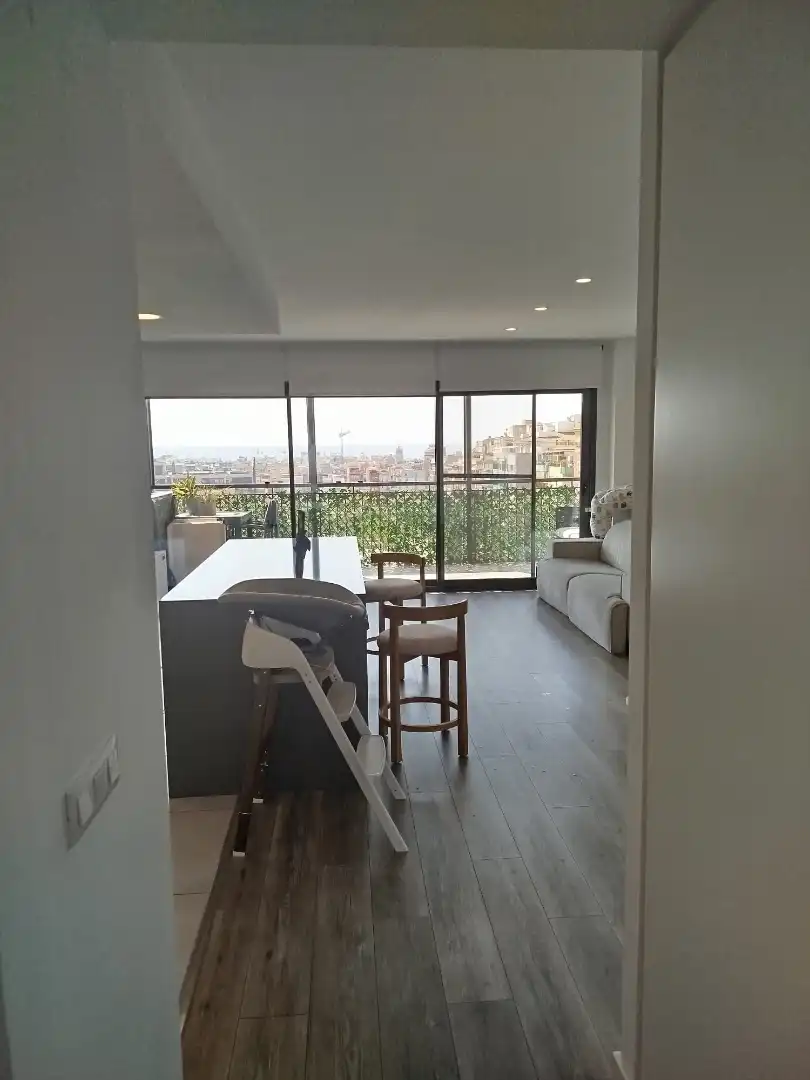 Sala d'estar de Pis en venda en Badalona amb Aire condicionat, Calefacció i Parquet