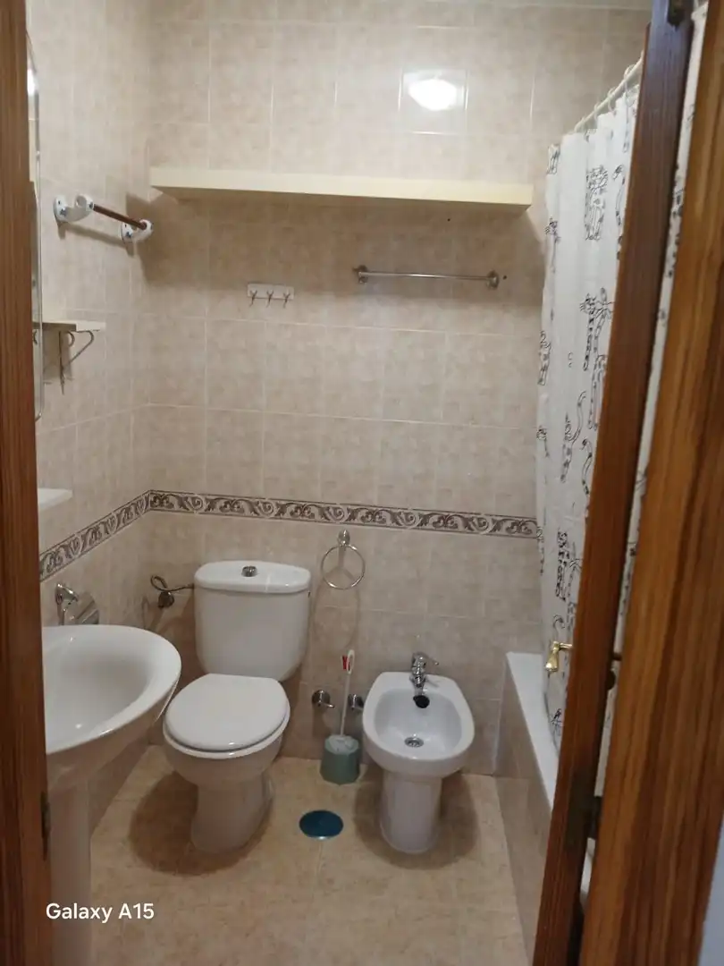 Bany de Casa adosada de lloguer en Pantoja amb Aire condicionat, Calefacció i Jardí privat