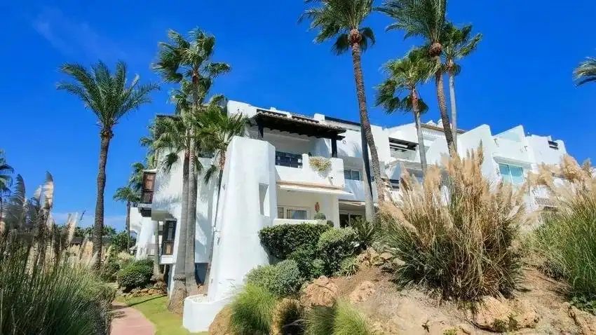 Exterior view of Flat for sale in Marbella  with Private garden, Terrace and Swimming Pool