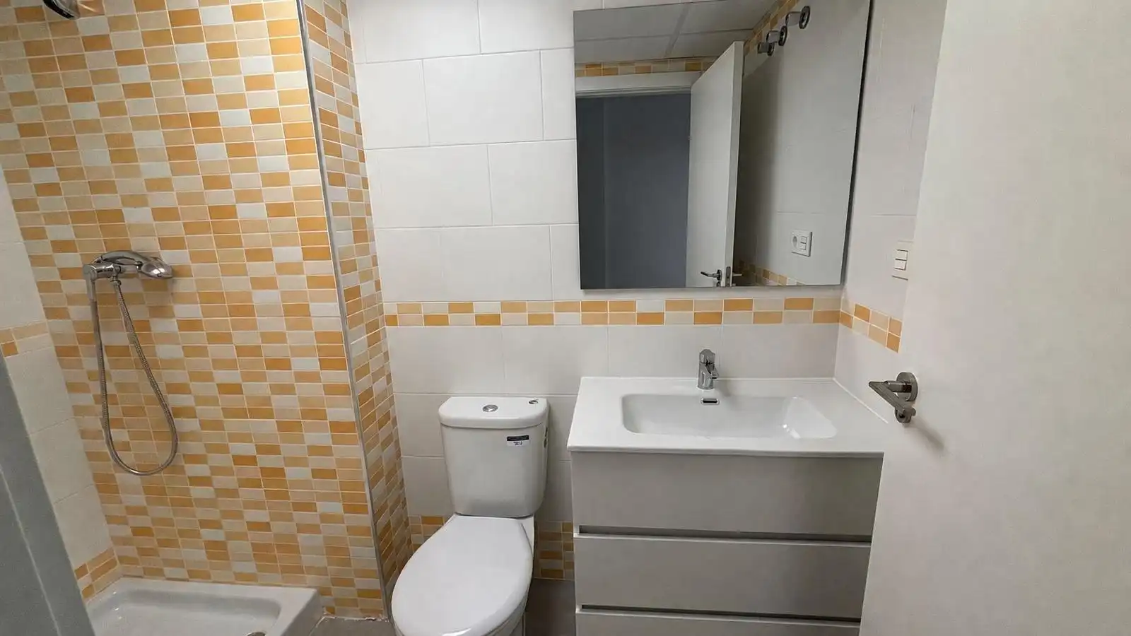 Baño de Planta baja de alquiler en Ceutí